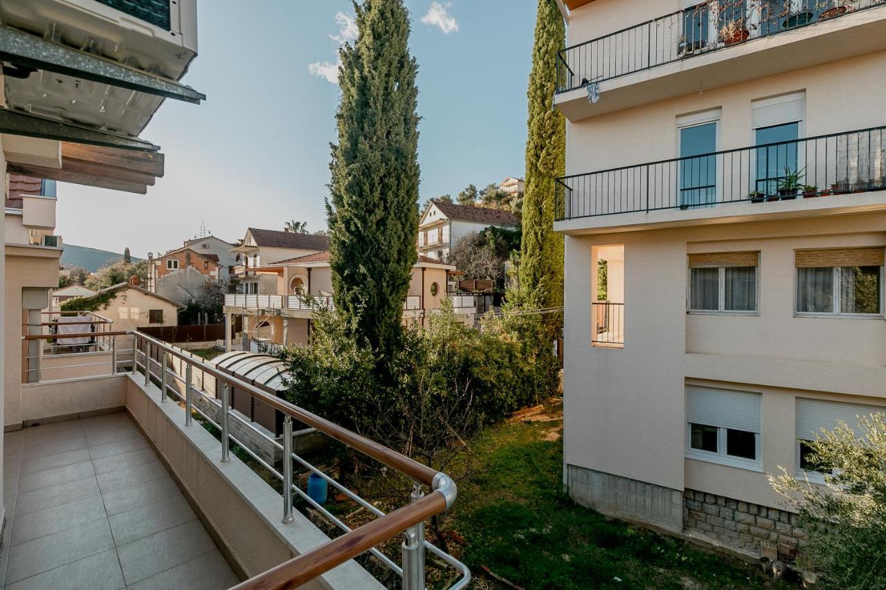 Apartments Rivijera Herceg Novi Exterior foto